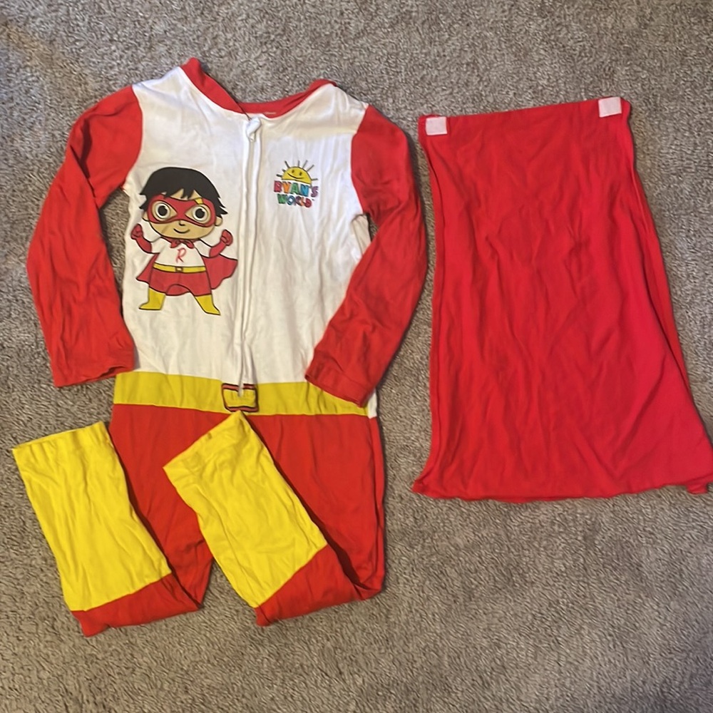 Ryan’s World - one piece zip up pajamas / costume, Velcro cape, size 5T (4T fit)